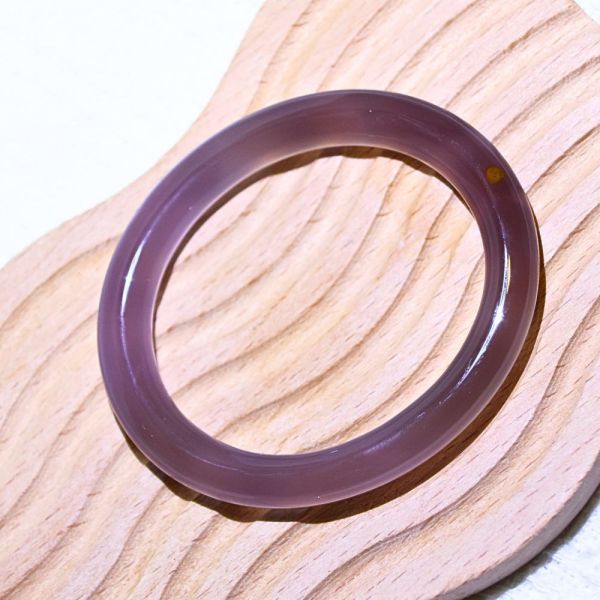 魅力展現│紫玉髓手鐲│貴妃鐲-51.3mm 水晶手鐲,手鐲,玉手鐲,水晶手鐲如何保養,紫水晶手鐲,粉晶手鐲,櫻花瑪瑙鐲,雕刻鐲,佘太翠,藍磷灰,黑曜石,手鐲款式,手鐲尺寸,手鐲鐲型,天然水晶手鐲,水晶手鐲功效