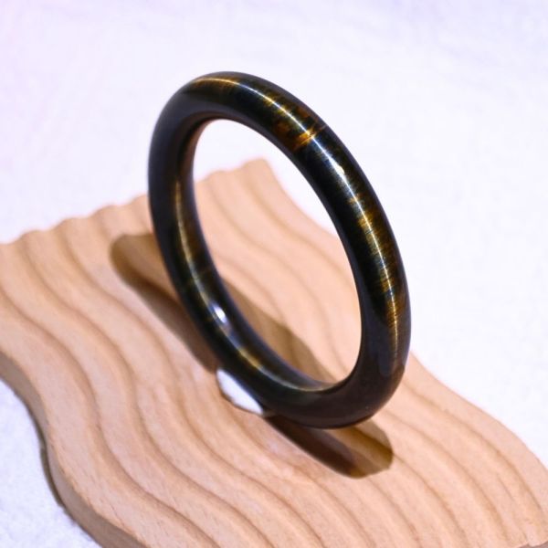 自信招財│虎眼石手鐲│圓骨鐲-57.3mm 水晶手鐲,開運手鐲,招財手鐲,招財水晶手鐲推薦,粉水晶手鐲,紫水晶手鐲,黃水晶手鐲,黑曜石手鐲,女生適合戴的水晶手鐲,2025年最旺水晶手鐲,水晶手鏈,水晶飾品,水晶手鐲佩戴禁忌