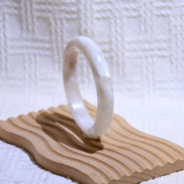 消除惡夢│日月同輝手鐲│平安鐲-55.8mm 水晶手鐲,手鐲,玉手鐲,水晶手鐲如何保養,紫水晶手鐲,粉晶手鐲,櫻花瑪瑙鐲,雕刻鐲,佘太翠,藍磷灰,黑曜石,手鐲款式,手鐲尺寸,手鐲鐲型,天然水晶手鐲,水晶手鐲功效