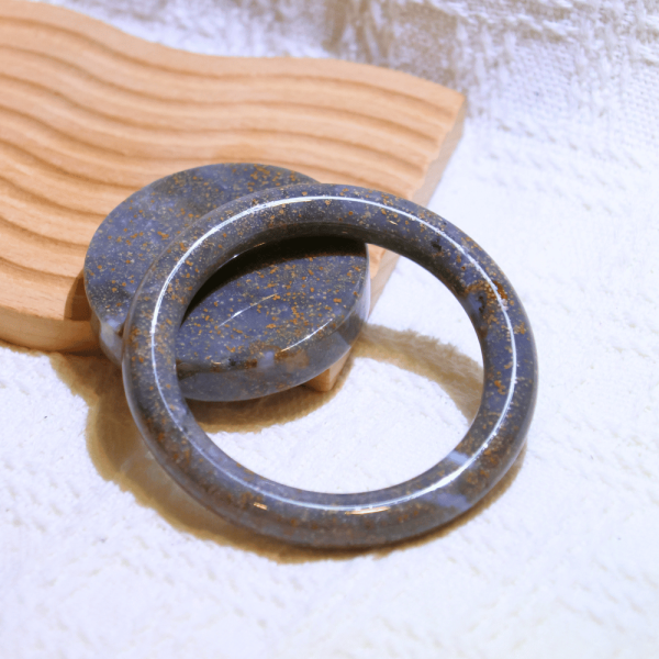 繁星銀河│星空瑪瑙手鐲│圓骨套鐲-54.8mm 水晶手鐲,手鐲,玉手鐲,水晶手鐲如何保養,紫水晶手鐲,粉晶手鐲,櫻花瑪瑙鐲,雕刻鐲,佘太翠,藍磷灰,黑曜石,手鐲款式,手鐲尺寸,手鐲鐲型,天然水晶手鐲,水晶手鐲功效