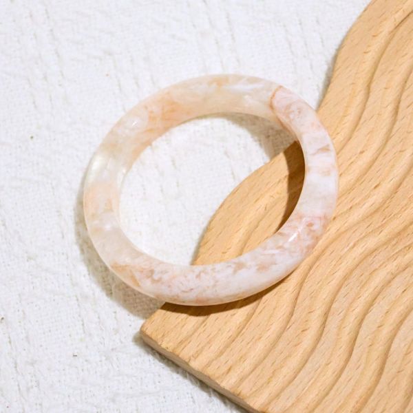 祈願之石│雪花幽靈手鐲│平安鐲-52mm 水晶手鐲,手鐲,玉手鐲,水晶手鐲如何保養,紫水晶手鐲,粉晶手鐲,櫻花瑪瑙鐲,雕刻鐲,佘太翠,藍磷灰,黑曜石,手鐲款式,手鐲尺寸,手鐲鐲型,天然水晶手鐲,水晶手鐲功效