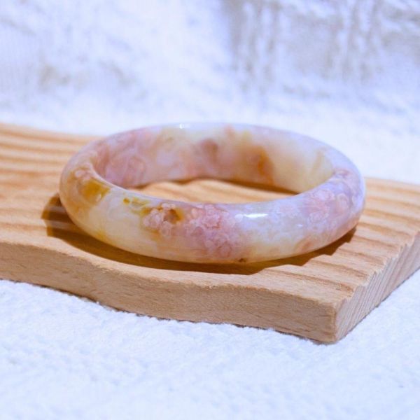 友愛與希望│櫻花瑪瑙手鐲│平安套鐲-52.5mm 水晶手鐲,手鐲,玉手鐲,水晶手鐲如何保養,紫水晶手鐲,粉晶手鐲,櫻花瑪瑙鐲,雕刻鐲,佘太翠,藍磷灰,黑曜石,手鐲款式,手鐲尺寸,手鐲鐲型,天然水晶手鐲,水晶手鐲功效