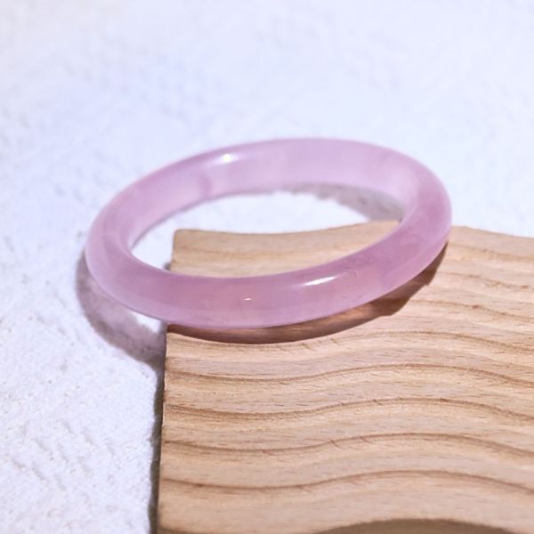 愛情之石│粉晶手鐲│圓骨鐲-50.5mm 水晶手鐲,手鐲,玉手鐲,水晶手鐲如何保養,紫水晶手鐲,粉晶手鐲,櫻花瑪瑙鐲,雕刻鐲,佘太翠,藍磷灰,黑曜石,手鐲款式,手鐲尺寸,手鐲鐲型,天然水晶手鐲,水晶手鐲功效