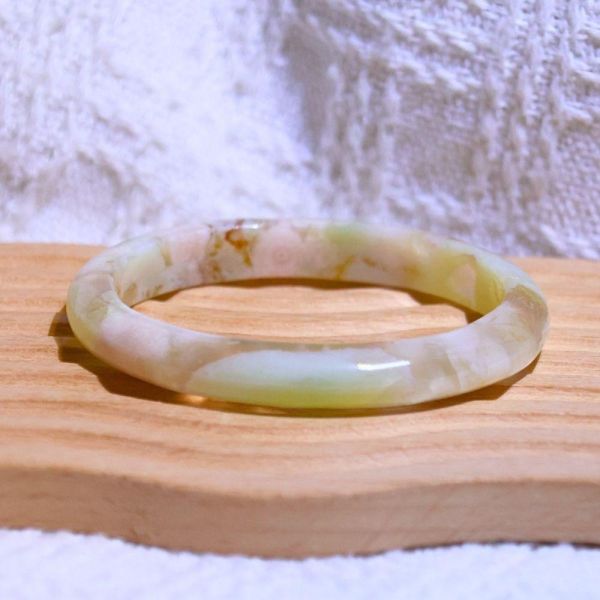 友愛與希望│櫻花瑪瑙手鐲│貴妃鐲(正圈48mm) 水晶手鐲,手鐲,玉手鐲,水晶手鐲如何保養,紫水晶手鐲,粉晶手鐲,櫻花瑪瑙鐲,雕刻鐲,佘太翠,藍磷灰,黑曜石,手鐲款式,手鐲尺寸,手鐲鐲型,天然水晶手鐲,水晶手鐲功效