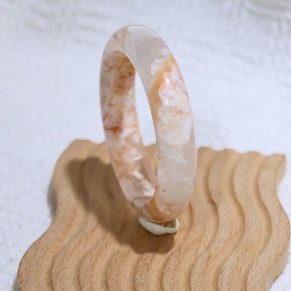 祈願之石│雪花幽靈手鐲│平安鐲-52mm 水晶手鐲,手鐲,玉手鐲,水晶手鐲如何保養,紫水晶手鐲,粉晶手鐲,櫻花瑪瑙鐲,雕刻鐲,佘太翠,藍磷灰,黑曜石,手鐲款式,手鐲尺寸,手鐲鐲型,天然水晶手鐲,水晶手鐲功效