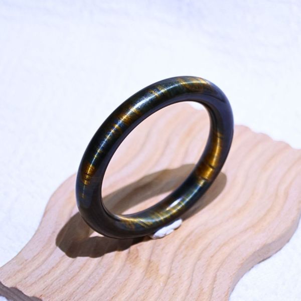 自信招財│虎眼石手鐲│圓骨鐲-52.6mm 水晶手鐲,開運手鐲,招財手鐲,招財水晶手鐲推薦,粉水晶手鐲,紫水晶手鐲,黃水晶手鐲,黑曜石手鐲,女生適合戴的水晶手鐲,2025年最旺水晶手鐲,水晶手鏈,水晶飾品,水晶手鐲佩戴禁忌