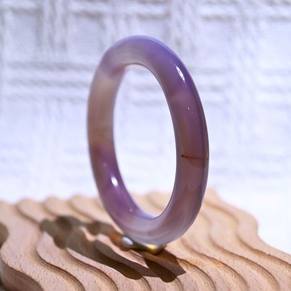 魅力展現│紫玉髓手鐲│貴妃鐲-53mm 水晶手鐲,手鐲,玉手鐲,水晶手鐲如何保養,紫水晶手鐲,粉晶手鐲,櫻花瑪瑙鐲,雕刻鐲,佘太翠,藍磷灰,黑曜石,手鐲款式,手鐲尺寸,手鐲鐲型,天然水晶手鐲,水晶手鐲功效