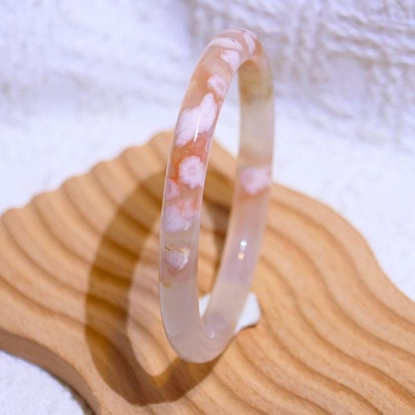 友愛與希望│櫻花瑪瑙手鐲│貴妃鐲(正圈59mm) 水晶手鐲,手鐲,玉手鐲,水晶手鐲如何保養,紫水晶手鐲,粉晶手鐲,櫻花瑪瑙鐲,雕刻鐲,佘太翠,藍磷灰,黑曜石,手鐲款式,手鐲尺寸,手鐲鐲型,天然水晶手鐲,水晶手鐲功效