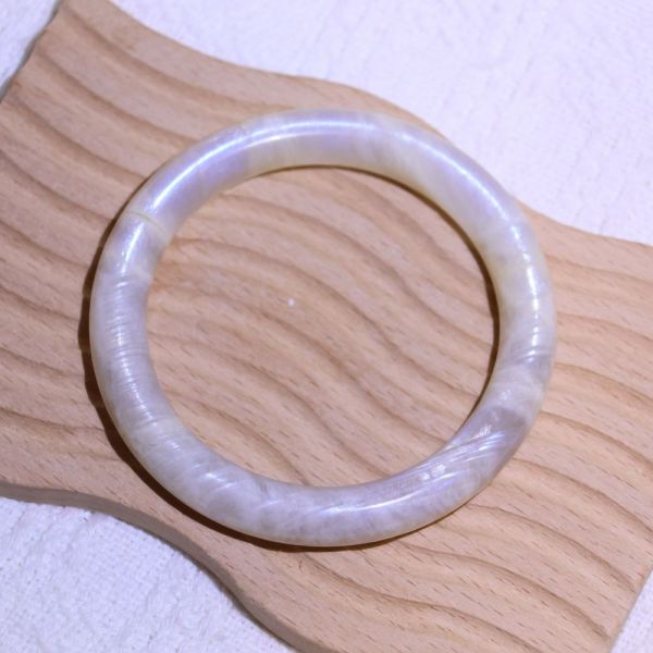 消除惡夢│日月同輝手鐲│圓骨鐲-56.2mm 水晶手鐲,手鐲,玉手鐲,水晶手鐲如何保養,紫水晶手鐲,粉晶手鐲,櫻花瑪瑙鐲,雕刻鐲,佘太翠,藍磷灰,黑曜石,手鐲款式,手鐲尺寸,手鐲鐲型,天然水晶手鐲,水晶手鐲功效