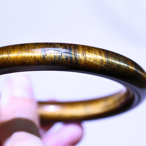 自信招財│虎眼石手鐲│圓骨鐲-57.4mm 水晶手鐲,開運手鐲,招財手鐲,招財水晶手鐲推薦,粉水晶手鐲,紫水晶手鐲,黃水晶手鐲,黑曜石手鐲,女生適合戴的水晶手鐲,2025年最旺水晶手鐲,水晶手鏈,水晶飾品,水晶手鐲佩戴禁忌