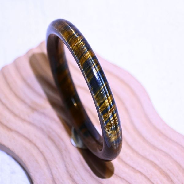 自信招財│虎眼石手鐲│圓骨鐲-59.2mm 水晶手鐲,開運手鐲,招財手鐲,招財水晶手鐲推薦,粉水晶手鐲,紫水晶手鐲,黃水晶手鐲,黑曜石手鐲,女生適合戴的水晶手鐲,2025年最旺水晶手鐲,水晶手鏈,水晶飾品,水晶手鐲佩戴禁忌