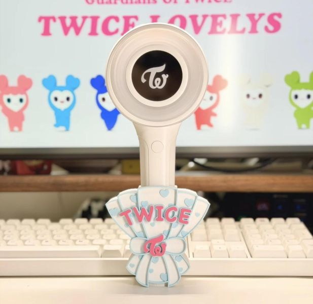 【代購】手燈底座｜TWICE｜桃藍款 十二星座水晶,星座開運水晶,星座專屬水晶,星座運勢飾品,水晶能量石,星座水晶擺件,開運水晶推薦,星座能量飾品,星座生日禮物,星座幸運物,星座開運水晶推薦,星座靈性療癒