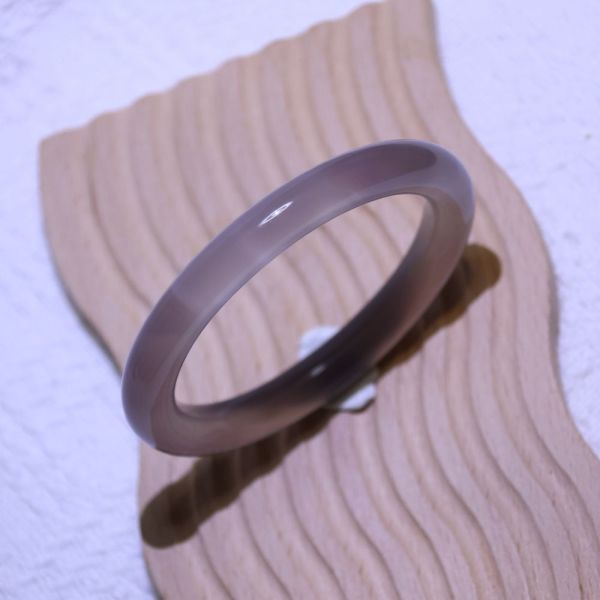 魅力展現│紫玉髓手鐲│貴妃鐲-55.2mm 水晶手鐲,手鐲,玉手鐲,水晶手鐲如何保養,紫水晶手鐲,粉晶手鐲,櫻花瑪瑙鐲,雕刻鐲,佘太翠,藍磷灰,黑曜石,手鐲款式,手鐲尺寸,手鐲鐲型,天然水晶手鐲,水晶手鐲功效