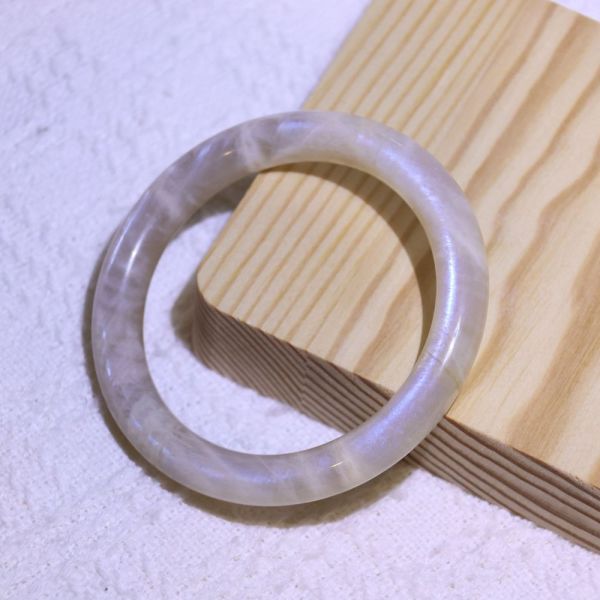 消除惡夢│日月同輝手鐲│圓骨鐲-56.2mm 水晶手鐲,手鐲,玉手鐲,水晶手鐲如何保養,紫水晶手鐲,粉晶手鐲,櫻花瑪瑙鐲,雕刻鐲,佘太翠,藍磷灰,黑曜石,手鐲款式,手鐲尺寸,手鐲鐲型,天然水晶手鐲,水晶手鐲功效