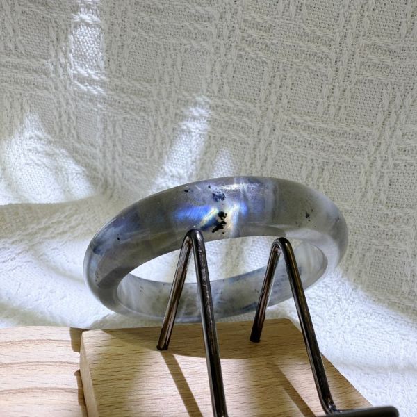 提高覺察│拉長石手鐲│平安鐲-58.4mm 水晶手鐲,開運手鐲,招財手鐲,招財水晶手鐲推薦,粉水晶手鐲,紫水晶手鐲,黃水晶手鐲,黑曜石手鐲,女生適合戴的水晶手鐲,2025年最旺水晶手鐲,水晶手鏈,水晶飾品,水晶手鐲佩戴禁忌