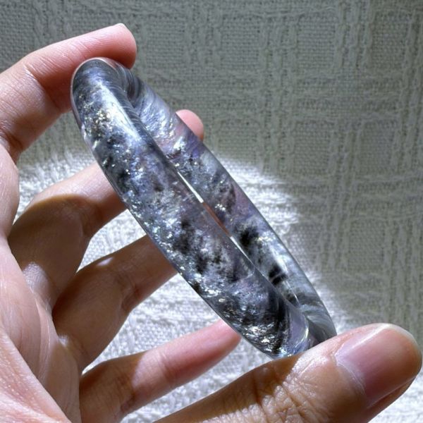 勇氣之石│海藍寶手鐲│圓骨鐲-55mm 水晶手鐲,開運手鐲,招財手鐲,招財水晶手鐲推薦,粉水晶手鐲,紫水晶手鐲,黃水晶手鐲,黑曜石手鐲,女生適合戴的水晶手鐲,2025年最旺水晶手鐲,水晶手鏈,水晶飾品,水晶手鐲佩戴禁忌