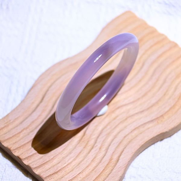 魅力展現│紫玉髓手鐲│貴妃鐲-53mm 水晶手鐲,手鐲,玉手鐲,水晶手鐲如何保養,紫水晶手鐲,粉晶手鐲,櫻花瑪瑙鐲,雕刻鐲,佘太翠,藍磷灰,黑曜石,手鐲款式,手鐲尺寸,手鐲鐲型,天然水晶手鐲,水晶手鐲功效