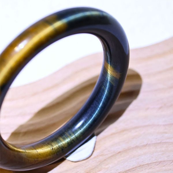 自信招財│虎眼石手鐲│圓骨鐲-51mm 水晶手鐲,開運手鐲,招財手鐲,招財水晶手鐲推薦,粉水晶手鐲,紫水晶手鐲,黃水晶手鐲,黑曜石手鐲,女生適合戴的水晶手鐲,2025年最旺水晶手鐲,水晶手鏈,水晶飾品,水晶手鐲佩戴禁忌