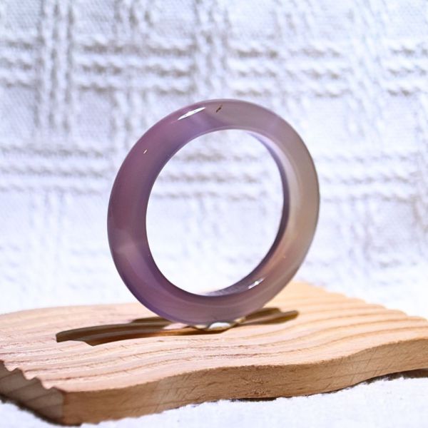 魅力展現│紫玉髓手鐲│貴妃鐲-51.4mm 水晶手鐲,手鐲,玉手鐲,水晶手鐲如何保養,紫水晶手鐲,粉晶手鐲,櫻花瑪瑙鐲,雕刻鐲,佘太翠,藍磷灰,黑曜石,手鐲款式,手鐲尺寸,手鐲鐲型,天然水晶手鐲,水晶手鐲功效