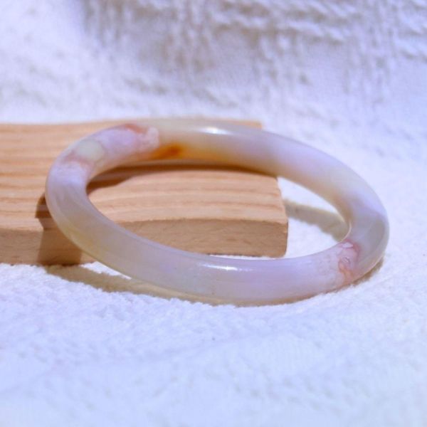 友愛與希望│櫻花瑪瑙手鐲│圓骨鐲-60mm 水晶手鐲,手鐲,玉手鐲,水晶手鐲如何保養,紫水晶手鐲,粉晶手鐲,櫻花瑪瑙鐲,雕刻鐲,佘太翠,藍磷灰,黑曜石,手鐲款式,手鐲尺寸,手鐲鐲型,天然水晶手鐲,水晶手鐲功效