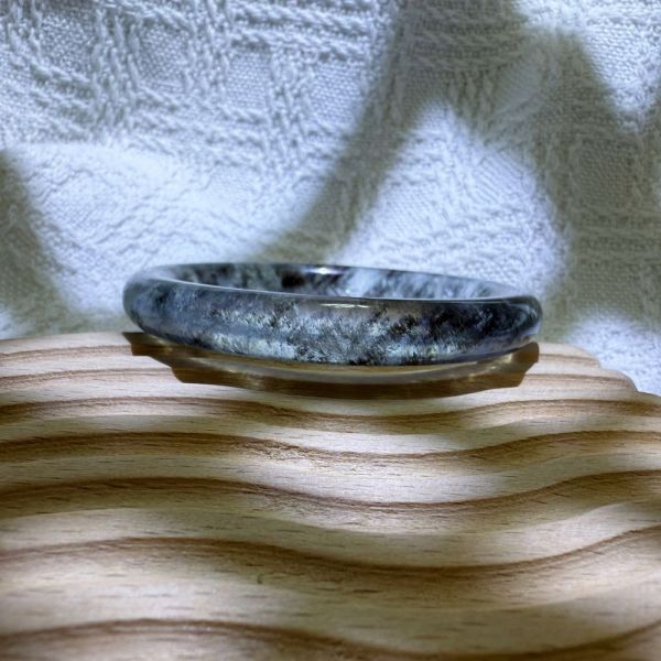 勇氣之石│海藍寶手鐲│圓骨鐲-55mm 水晶手鐲,開運手鐲,招財手鐲,招財水晶手鐲推薦,粉水晶手鐲,紫水晶手鐲,黃水晶手鐲,黑曜石手鐲,女生適合戴的水晶手鐲,2025年最旺水晶手鐲,水晶手鏈,水晶飾品,水晶手鐲佩戴禁忌