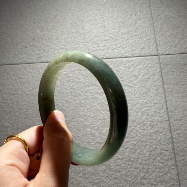玉石之王│翡翠手鐲│平安鐲-57.1mm 水晶手鐲,手鐲,玉手鐲,水晶手鐲如何保養,紫水晶手鐲,粉晶手鐲,櫻花瑪瑙鐲,雕刻鐲,佘太翠,藍磷灰,黑曜石,手鐲款式,手鐲尺寸,手鐲鐲型,天然水晶手鐲,水晶手鐲功效