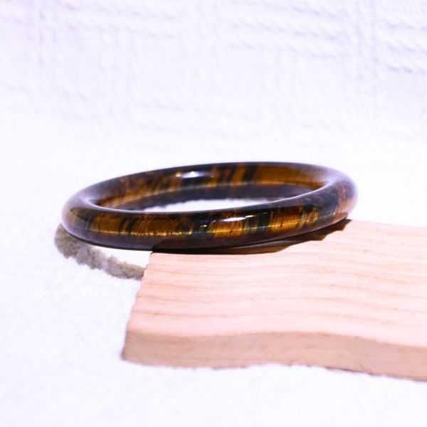 自信招財│虎眼石手鐲│圓骨鐲-59.2mm 水晶手鐲,開運手鐲,招財手鐲,招財水晶手鐲推薦,粉水晶手鐲,紫水晶手鐲,黃水晶手鐲,黑曜石手鐲,女生適合戴的水晶手鐲,2025年最旺水晶手鐲,水晶手鏈,水晶飾品,水晶手鐲佩戴禁忌