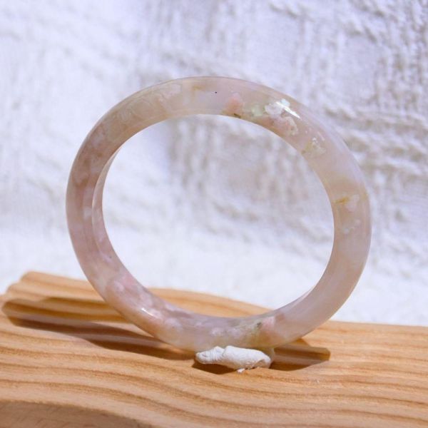 友愛與希望│櫻花瑪瑙手鐲│貴妃鐲(正圈51mm) 水晶手鐲,手鐲,玉手鐲,水晶手鐲如何保養,紫水晶手鐲,粉晶手鐲,櫻花瑪瑙鐲,雕刻鐲,佘太翠,藍磷灰,黑曜石,手鐲款式,手鐲尺寸,手鐲鐲型,天然水晶手鐲,水晶手鐲功效