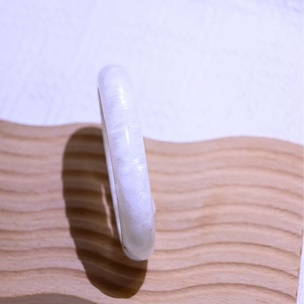 消除惡夢│日月同輝手鐲│平安鐲-57mm 水晶手鐲,手鐲,玉手鐲,水晶手鐲如何保養,紫水晶手鐲,粉晶手鐲,櫻花瑪瑙鐲,雕刻鐲,佘太翠,藍磷灰,黑曜石,手鐲款式,手鐲尺寸,手鐲鐲型,天然水晶手鐲,水晶手鐲功效