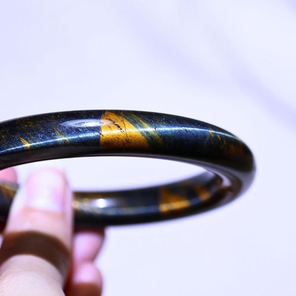 自信招財│虎眼石手鐲│圓骨鐲-54mm 水晶手鐲,開運手鐲,招財手鐲,招財水晶手鐲推薦,粉水晶手鐲,紫水晶手鐲,黃水晶手鐲,黑曜石手鐲,女生適合戴的水晶手鐲,2025年最旺水晶手鐲,水晶手鏈,水晶飾品,水晶手鐲佩戴禁忌