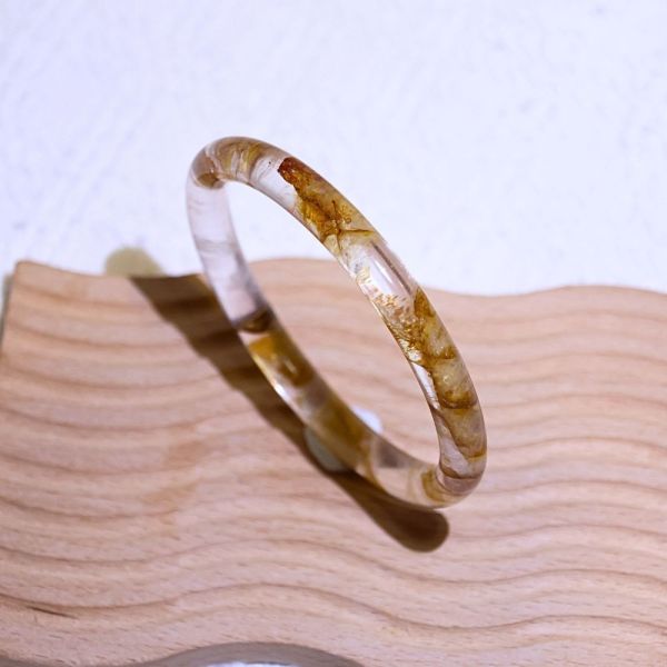 意外之財│黃膠花手鐲│圓骨鐲-60.5mm 水晶手鐲,手鐲,玉手鐲,水晶手鐲如何保養,紫水晶手鐲,粉晶手鐲,櫻花瑪瑙鐲,雕刻鐲,佘太翠,藍磷灰,黑曜石,手鐲款式,手鐲尺寸,手鐲鐲型,天然水晶手鐲,水晶手鐲功效