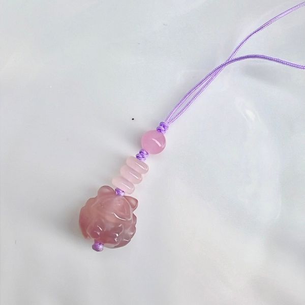 【歐洛菈】瑪瑙九尾狐吊飾/鑰匙圈 水晶,礦石,晶礦,水晶手鐲,手鐲,水晶手串,手串,脈輪,磁場,療癒,淨化,紫水晶,粉晶,櫻花瑪瑙,草莓晶
