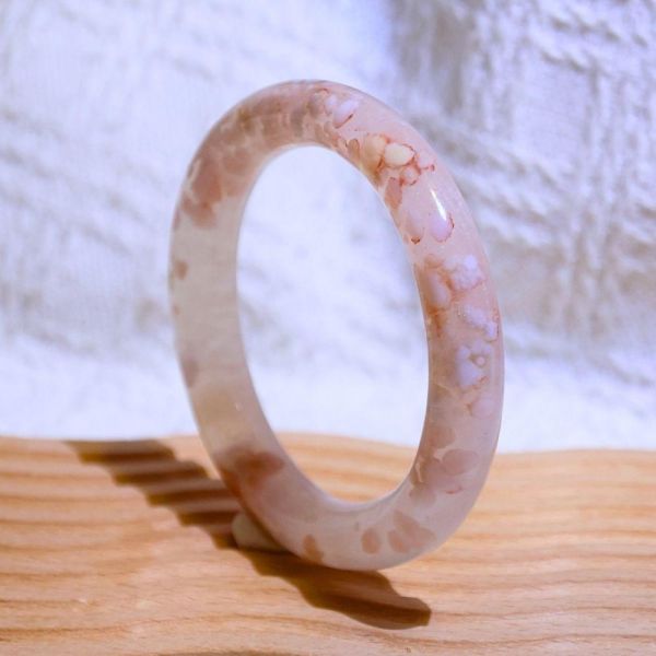 友愛與希望│櫻花瑪瑙手鐲│貴妃鐲(正圈57mm) 水晶手鐲,手鐲,玉手鐲,水晶手鐲如何保養,紫水晶手鐲,粉晶手鐲,櫻花瑪瑙鐲,雕刻鐲,佘太翠,藍磷灰,黑曜石,手鐲款式,手鐲尺寸,手鐲鐲型,天然水晶手鐲,水晶手鐲功效