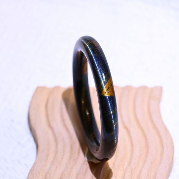 自信招財│虎眼石手鐲│圓骨鐲-54mm 水晶手鐲,開運手鐲,招財手鐲,招財水晶手鐲推薦,粉水晶手鐲,紫水晶手鐲,黃水晶手鐲,黑曜石手鐲,女生適合戴的水晶手鐲,2025年最旺水晶手鐲,水晶手鏈,水晶飾品,水晶手鐲佩戴禁忌