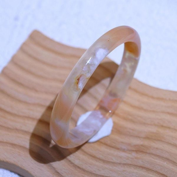 友愛與希望│櫻花瑪瑙手鐲│貴妃鐲(正圈55mm) 水晶手鐲,手鐲,玉手鐲,水晶手鐲如何保養,紫水晶手鐲,粉晶手鐲,櫻花瑪瑙鐲,雕刻鐲,佘太翠,藍磷灰,黑曜石,手鐲款式,手鐲尺寸,手鐲鐲型,天然水晶手鐲,水晶手鐲功效
