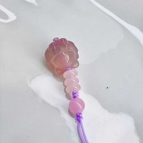 【歐洛菈】瑪瑙九尾狐吊飾/鑰匙圈 水晶,礦石,晶礦,水晶手鐲,手鐲,水晶手串,手串,脈輪,磁場,療癒,淨化,紫水晶,粉晶,櫻花瑪瑙,草莓晶