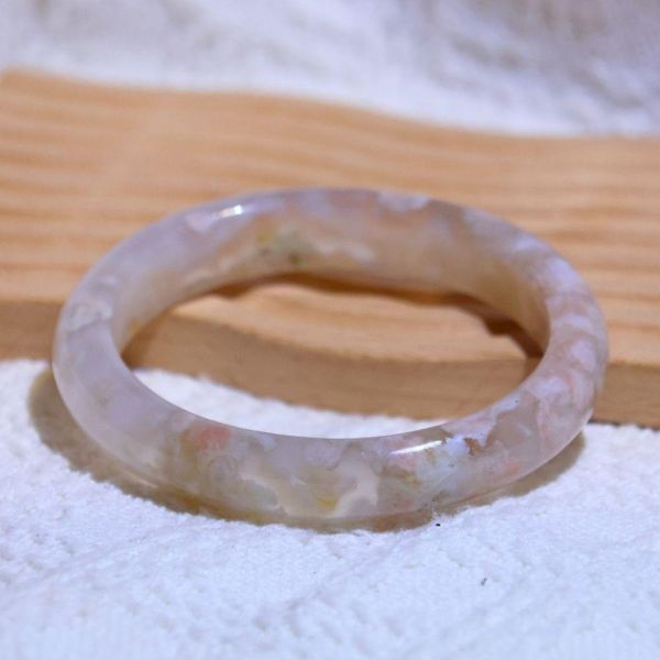 友愛與希望│櫻花瑪瑙手鐲│貴妃鐲(正圈51mm) 水晶手鐲,手鐲,玉手鐲,水晶手鐲如何保養,紫水晶手鐲,粉晶手鐲,櫻花瑪瑙鐲,雕刻鐲,佘太翠,藍磷灰,黑曜石,手鐲款式,手鐲尺寸,手鐲鐲型,天然水晶手鐲,水晶手鐲功效