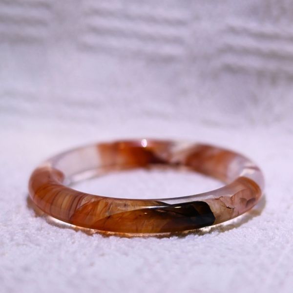 開運招財│紅膠花手鐲│圓骨鐲-50.2mm 水晶手鐲,手鐲,玉手鐲,水晶手鐲如何保養,紫水晶手鐲,粉晶手鐲,櫻花瑪瑙鐲,雕刻鐲,佘太翠,藍磷灰,黑曜石,手鐲款式,手鐲尺寸,手鐲鐲型,天然水晶手鐲,水晶手鐲功效