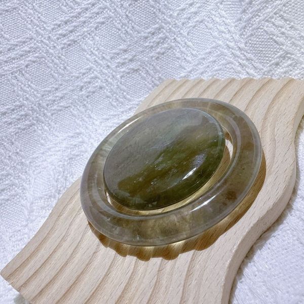 綠影水晶手鐲-54mm 水晶手鐲,手鐲,玉手鐲,水晶手鐲如何保養,紫水晶手鐲,粉晶手鐲,櫻花瑪瑙鐲,雕刻鐲,佘太翠,藍磷灰,黑曜石,手鐲款式,手鐲尺寸,手鐲鐲型,天然水晶手鐲,水晶手鐲功效