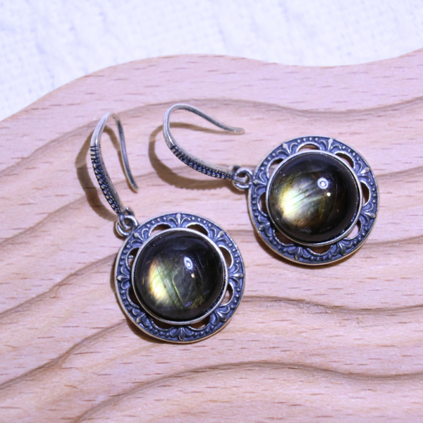 【歐洛菈】拉長耳環｜復古鑲嵌 水晶,礦石,晶礦,水晶手鐲,手鐲,水晶手串,手串,脈輪,磁場,療癒,淨化,紫水晶,粉晶,櫻花瑪瑙,草莓晶