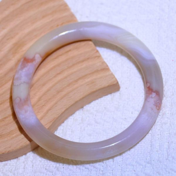 友愛與希望│櫻花瑪瑙手鐲│圓骨鐲-60mm 水晶手鐲,手鐲,玉手鐲,水晶手鐲如何保養,紫水晶手鐲,粉晶手鐲,櫻花瑪瑙鐲,雕刻鐲,佘太翠,藍磷灰,黑曜石,手鐲款式,手鐲尺寸,手鐲鐲型,天然水晶手鐲,水晶手鐲功效