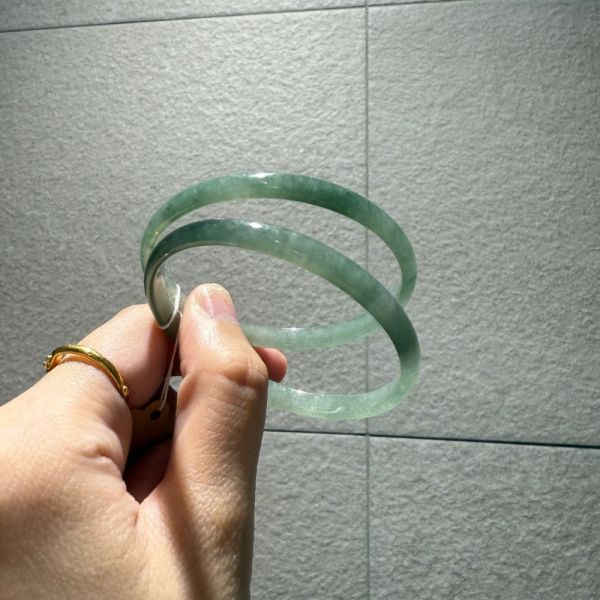 玉石之王│翡翠手鐲│叮噹鐲-49.2mm 水晶手鐲,手鐲,玉手鐲,水晶手鐲如何保養,紫水晶手鐲,粉晶手鐲,櫻花瑪瑙鐲,雕刻鐲,佘太翠,藍磷灰,黑曜石,手鐲款式,手鐲尺寸,手鐲鐲型,天然水晶手鐲,水晶手鐲功效