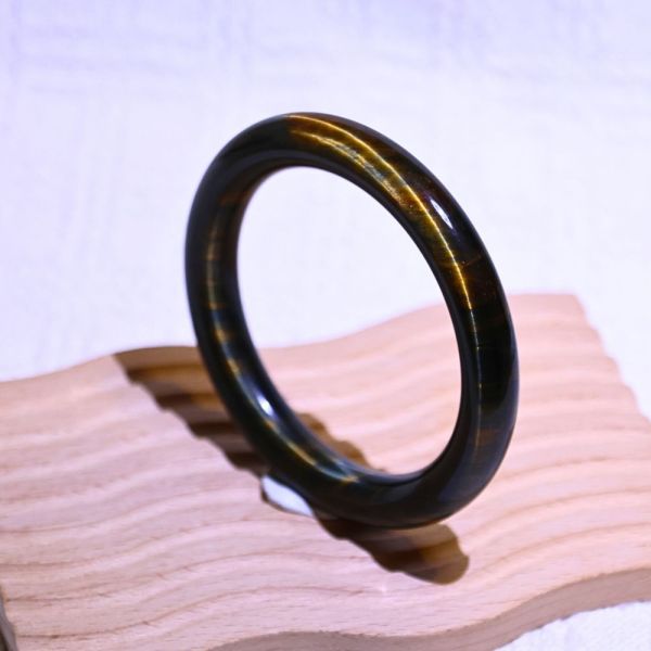 自信招財│虎眼石手鐲│圓骨鐲-57.3mm 水晶手鐲,開運手鐲,招財手鐲,招財水晶手鐲推薦,粉水晶手鐲,紫水晶手鐲,黃水晶手鐲,黑曜石手鐲,女生適合戴的水晶手鐲,2025年最旺水晶手鐲,水晶手鏈,水晶飾品,水晶手鐲佩戴禁忌