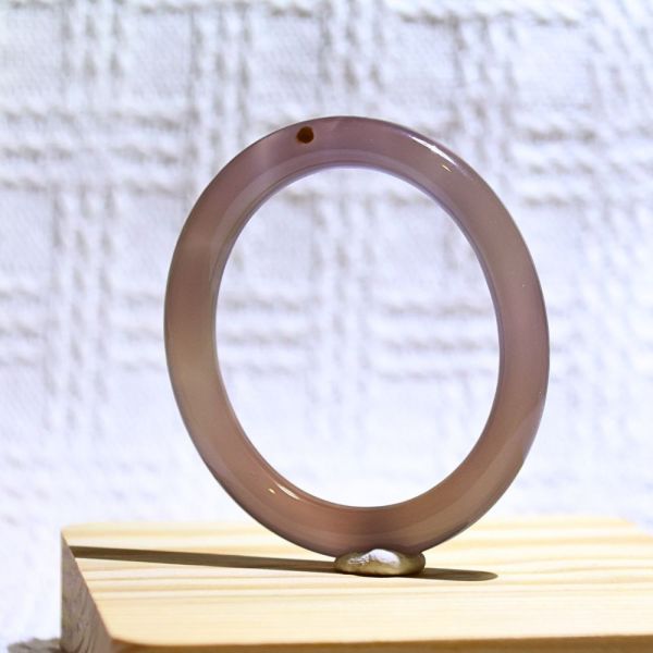 魅力展現│紫玉髓手鐲│貴妃鐲-51.3mm 水晶手鐲,手鐲,玉手鐲,水晶手鐲如何保養,紫水晶手鐲,粉晶手鐲,櫻花瑪瑙鐲,雕刻鐲,佘太翠,藍磷灰,黑曜石,手鐲款式,手鐲尺寸,手鐲鐲型,天然水晶手鐲,水晶手鐲功效