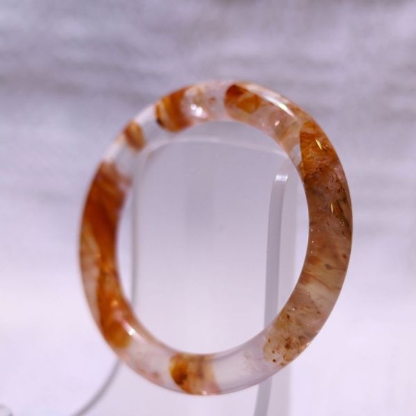 開運招財│紅膠花手鐲│圓骨鐲-51.6mm 水晶手鐲,手鐲,玉手鐲,水晶手鐲如何保養,紫水晶手鐲,粉晶手鐲,櫻花瑪瑙鐲,雕刻鐲,佘太翠,藍磷灰,黑曜石,手鐲款式,手鐲尺寸,手鐲鐲型,天然水晶手鐲,水晶手鐲功效