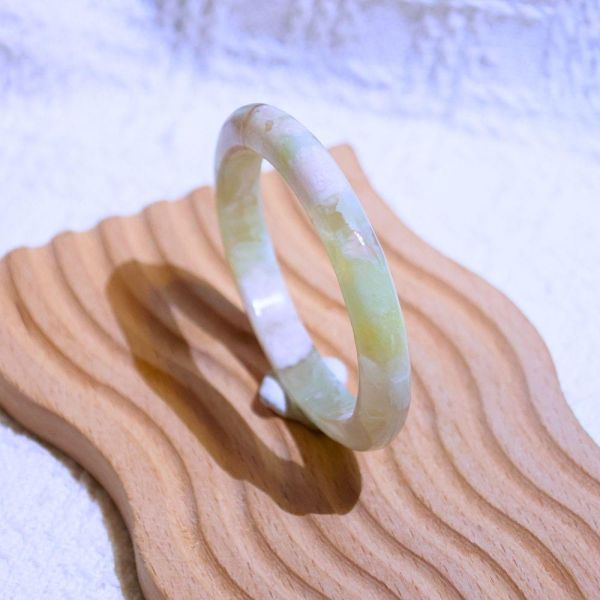 友愛與希望│櫻花瑪瑙手鐲│貴妃鐲(正圈48mm) 水晶手鐲,手鐲,玉手鐲,水晶手鐲如何保養,紫水晶手鐲,粉晶手鐲,櫻花瑪瑙鐲,雕刻鐲,佘太翠,藍磷灰,黑曜石,手鐲款式,手鐲尺寸,手鐲鐲型,天然水晶手鐲,水晶手鐲功效