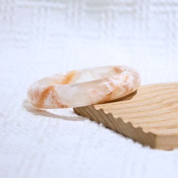 祈願之石│雪花幽靈手鐲│平安鐲-52mm 水晶手鐲,手鐲,玉手鐲,水晶手鐲如何保養,紫水晶手鐲,粉晶手鐲,櫻花瑪瑙鐲,雕刻鐲,佘太翠,藍磷灰,黑曜石,手鐲款式,手鐲尺寸,手鐲鐲型,天然水晶手鐲,水晶手鐲功效