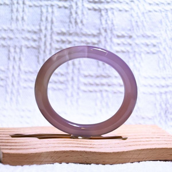 魅力展現│紫玉髓手鐲│貴妃鐲-54.4mm 水晶手鐲,手鐲,玉手鐲,水晶手鐲如何保養,紫水晶手鐲,粉晶手鐲,櫻花瑪瑙鐲,雕刻鐲,佘太翠,藍磷灰,黑曜石,手鐲款式,手鐲尺寸,手鐲鐲型,天然水晶手鐲,水晶手鐲功效