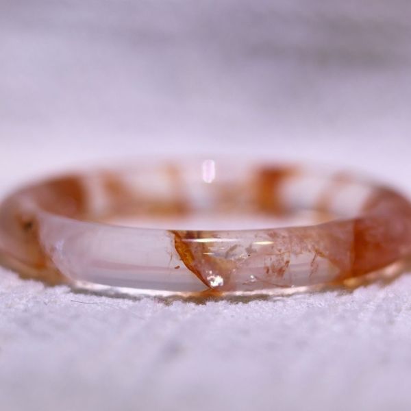 開運招財│紅膠花手鐲│圓骨鐲-51.6mm 水晶手鐲,手鐲,玉手鐲,水晶手鐲如何保養,紫水晶手鐲,粉晶手鐲,櫻花瑪瑙鐲,雕刻鐲,佘太翠,藍磷灰,黑曜石,手鐲款式,手鐲尺寸,手鐲鐲型,天然水晶手鐲,水晶手鐲功效