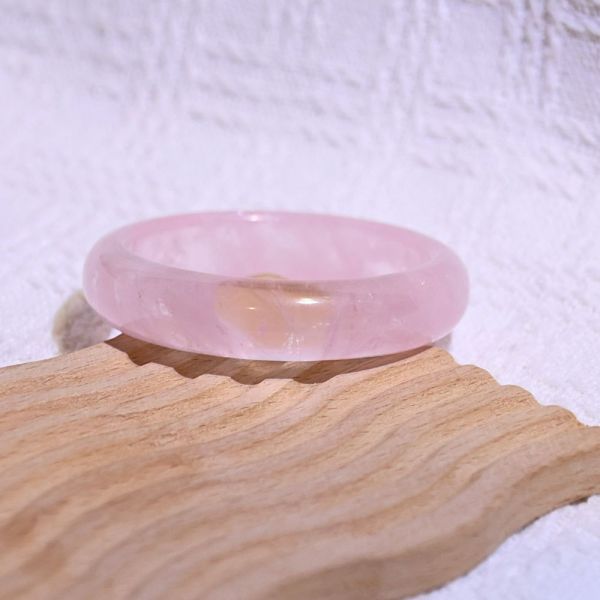 愛情之石│粉晶手鐲│平安鐲-51.5mm 水晶手鐲,開運手鐲,招財手鐲,招財水晶手鐲推薦,粉水晶手鐲,紫水晶手鐲,黃水晶手鐲,黑曜石手鐲,女生適合戴的水晶手鐲,2025年最旺水晶手鐲,水晶手鏈,水晶飾品,水晶手鐲佩戴禁忌